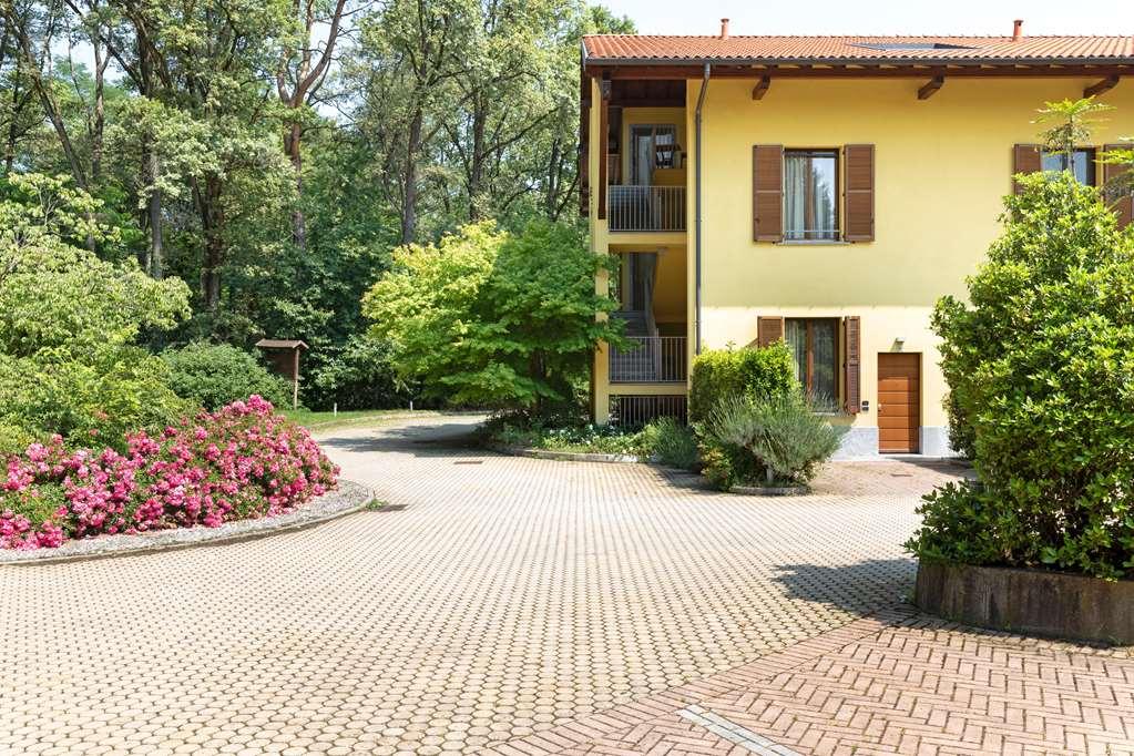 B&B ホテル マルペンサ ラゴ マッジョーレ ヴェルジャーテ エクステリア 写真