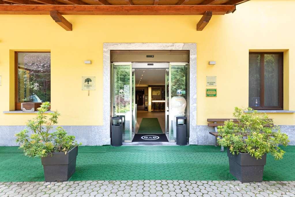 B&B ホテル マルペンサ ラゴ マッジョーレ ヴェルジャーテ エクステリア 写真
