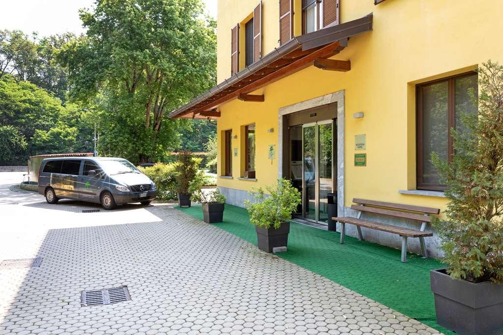 B&B ホテル マルペンサ ラゴ マッジョーレ ヴェルジャーテ エクステリア 写真